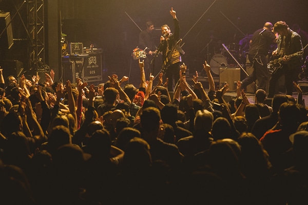 sam-roberts-theatre-corona-montreal-concert-photography-captura-camera-1-3