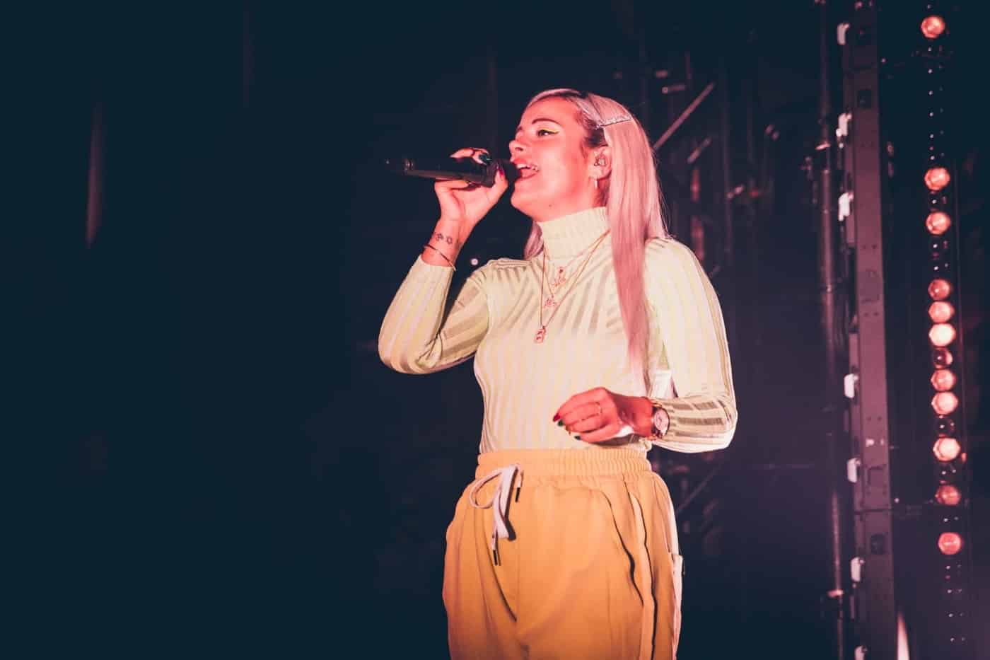 lily allen review