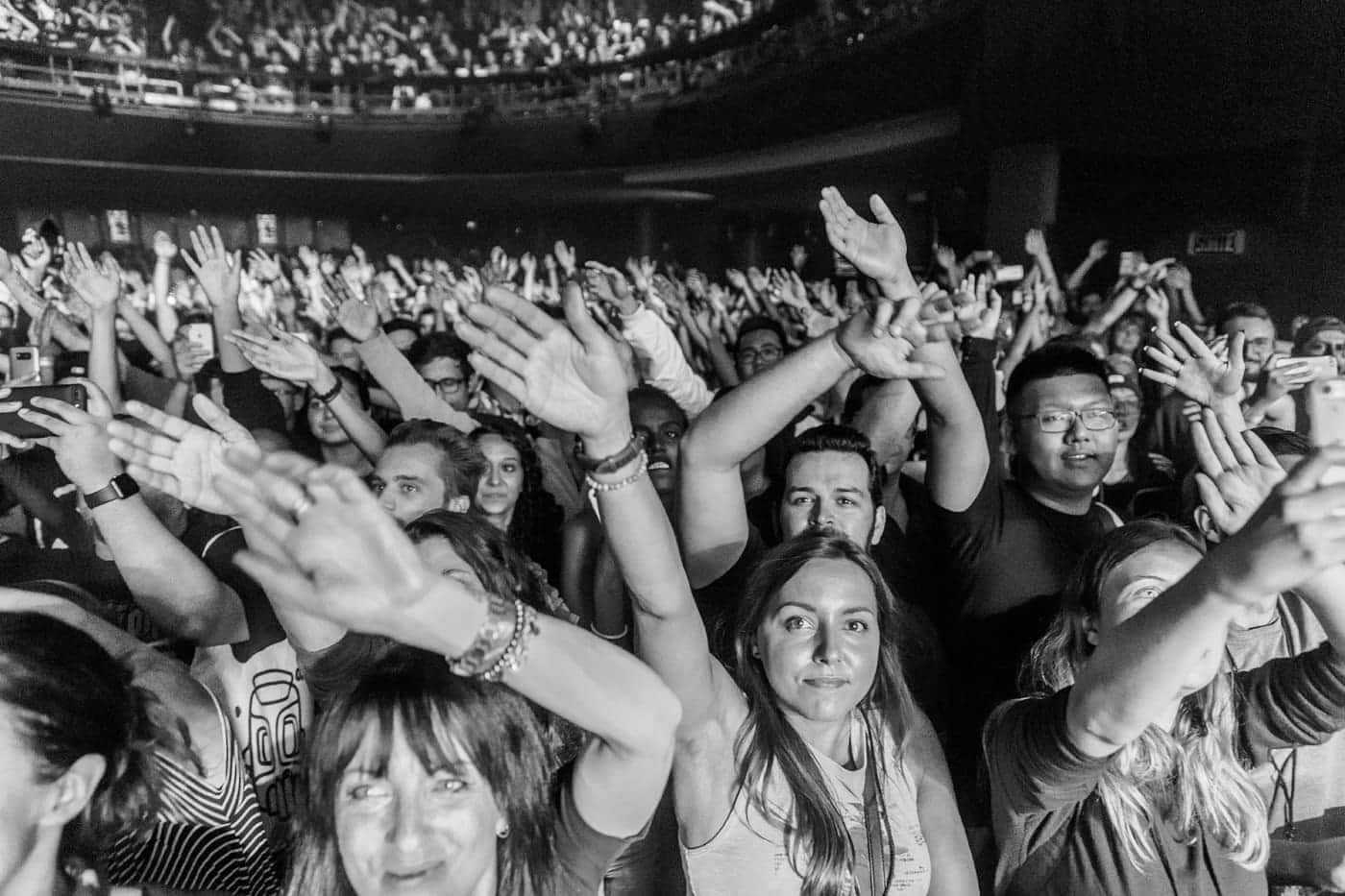 mike shinoda montreal crowd