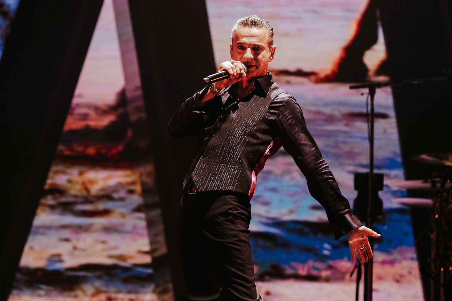 depeche mode's Dave Gahan at Montreal Bell Centre in April 2023